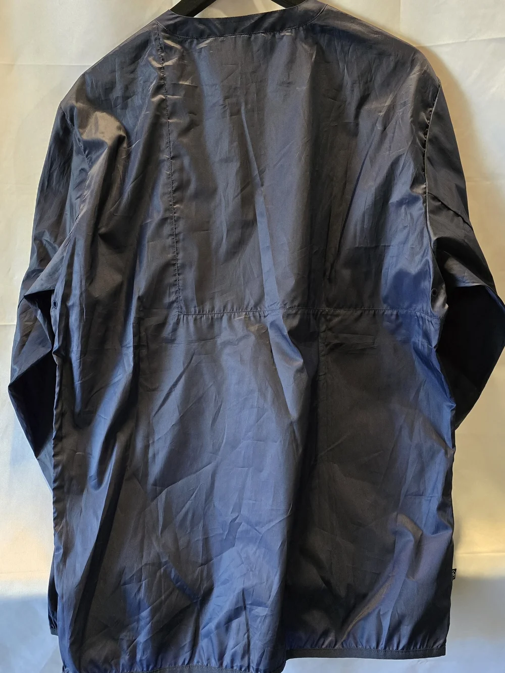 Aether Coast Windbreaker - Picture 2 of 4